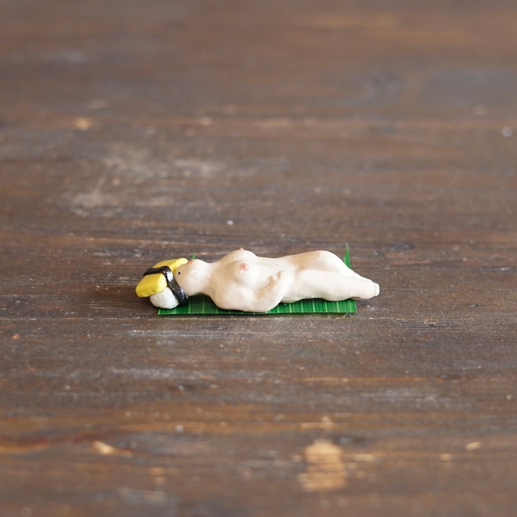 TAMAGO Sushi Lady Chopstick Rest #MA148A