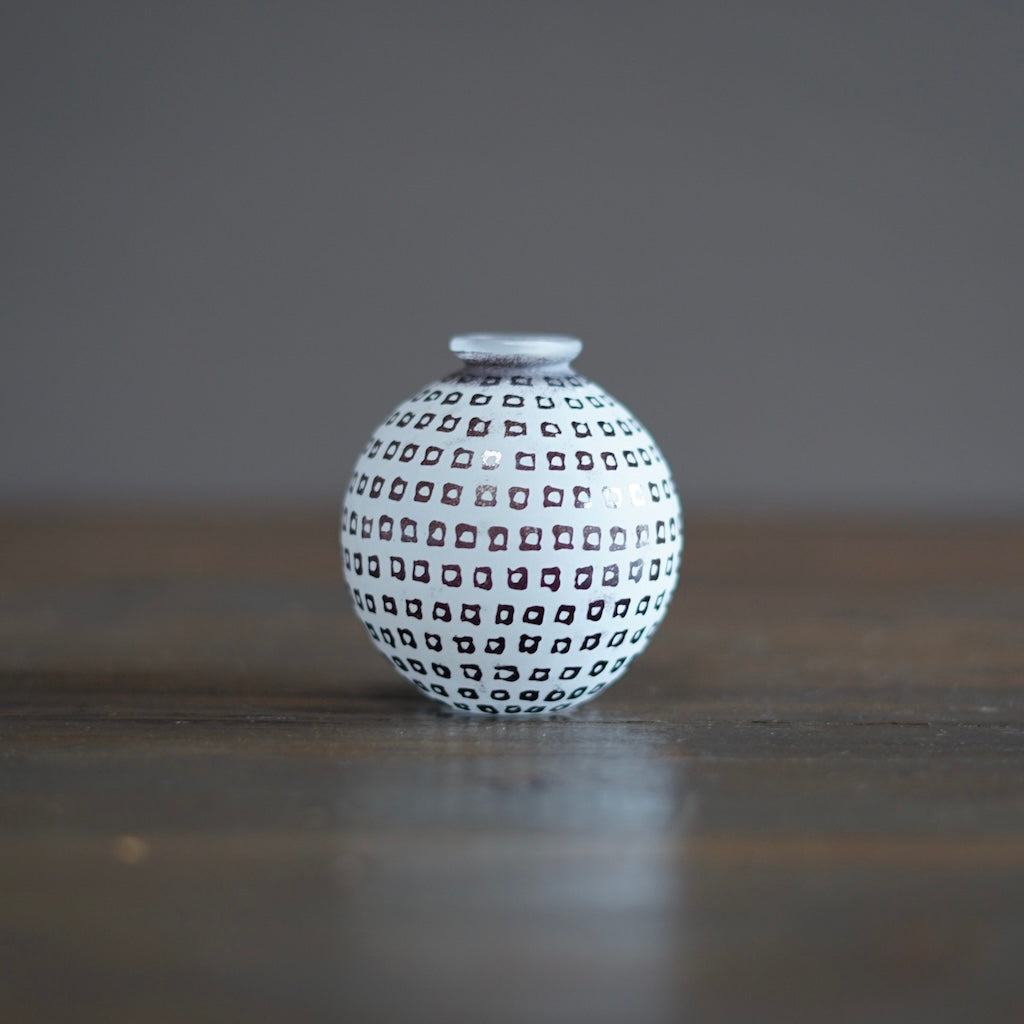 Frosted Black Pebble Bud Vase #YY4