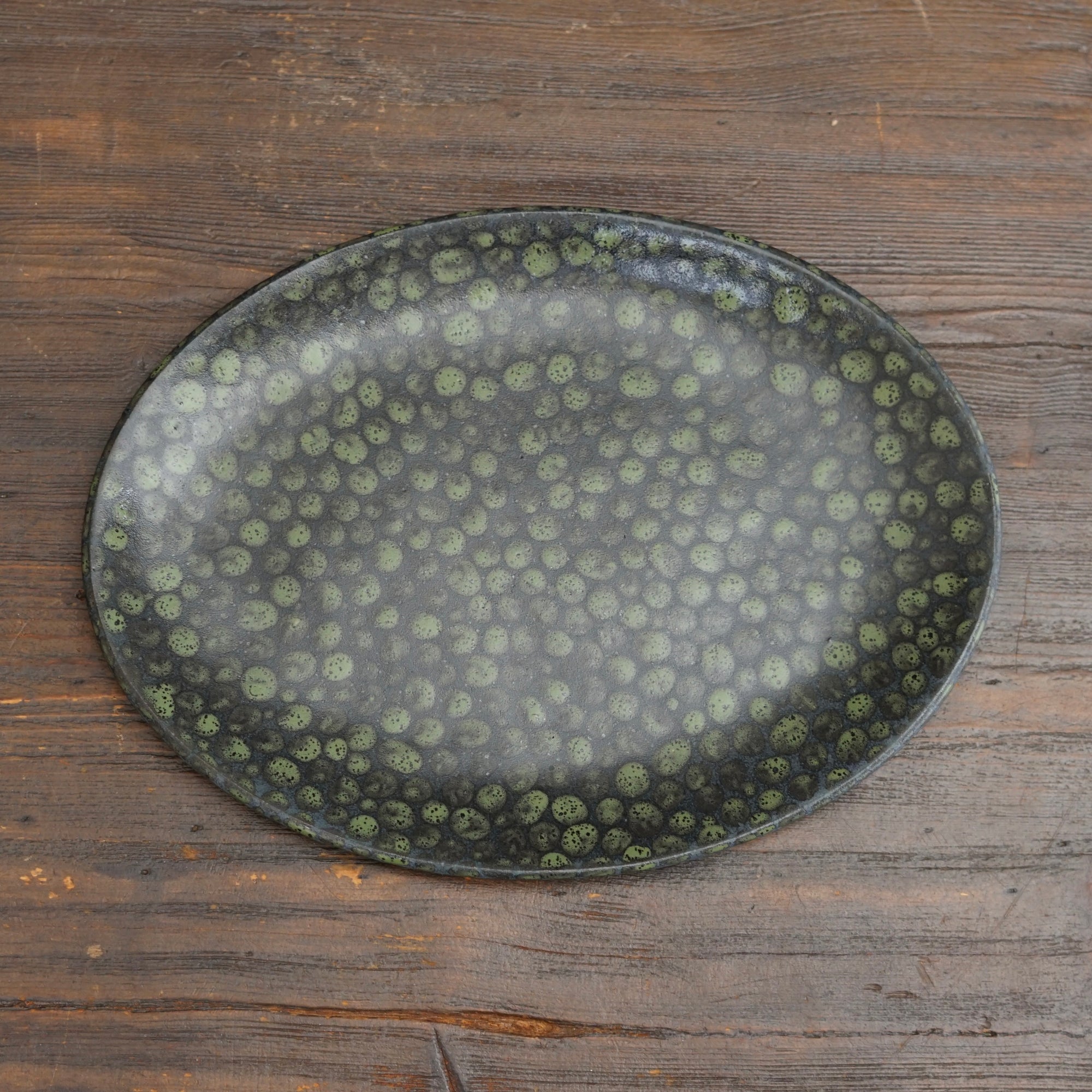 Green Dots Oval Plate #LK929C