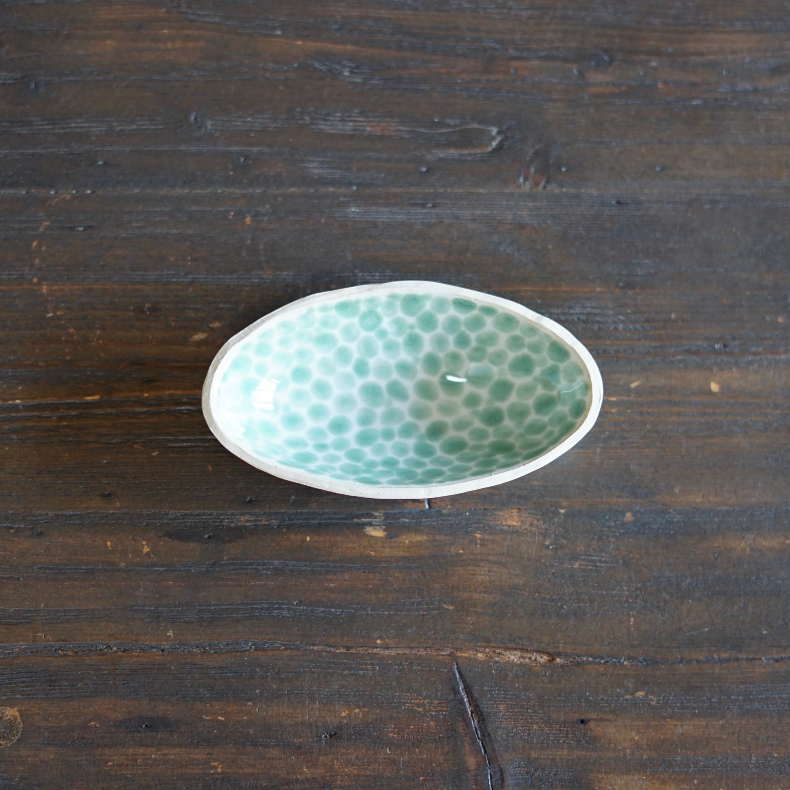 Green Dots Small Oval Plate #LK832A