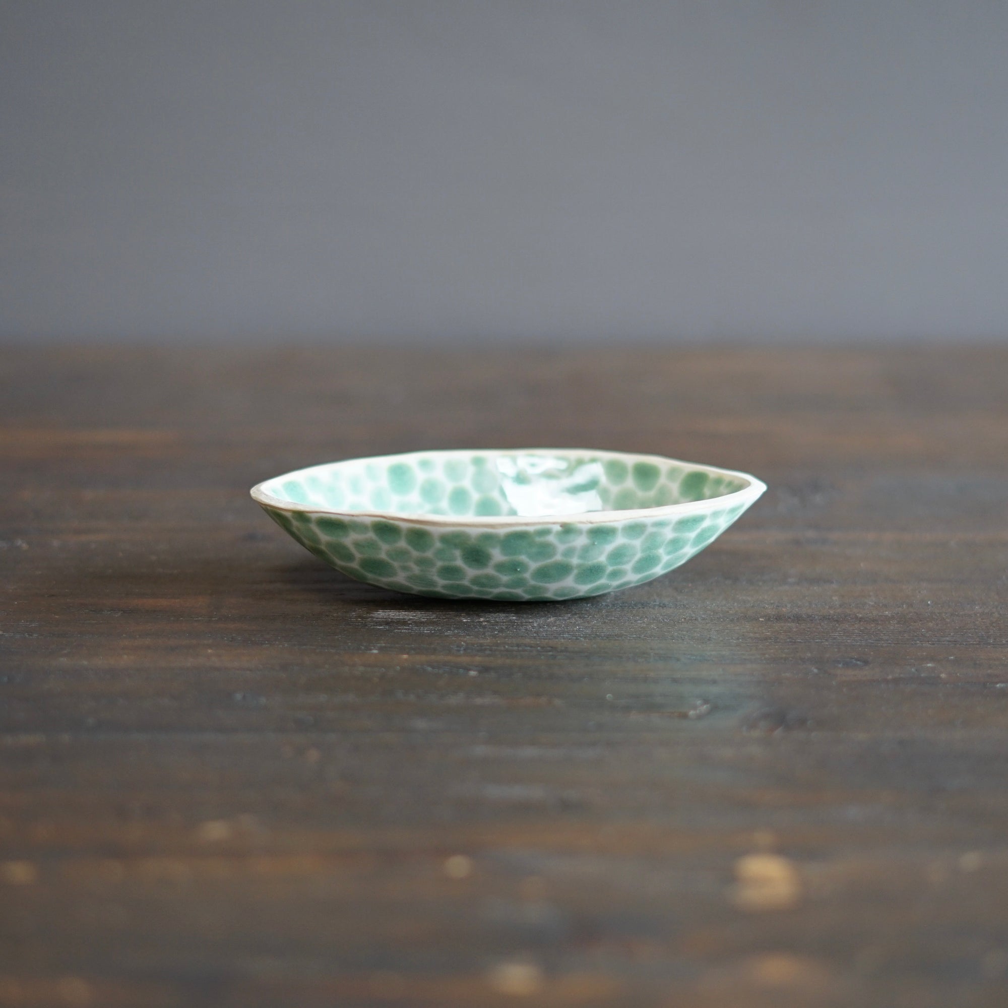 Green Dots Small Oval Plate #LK832B