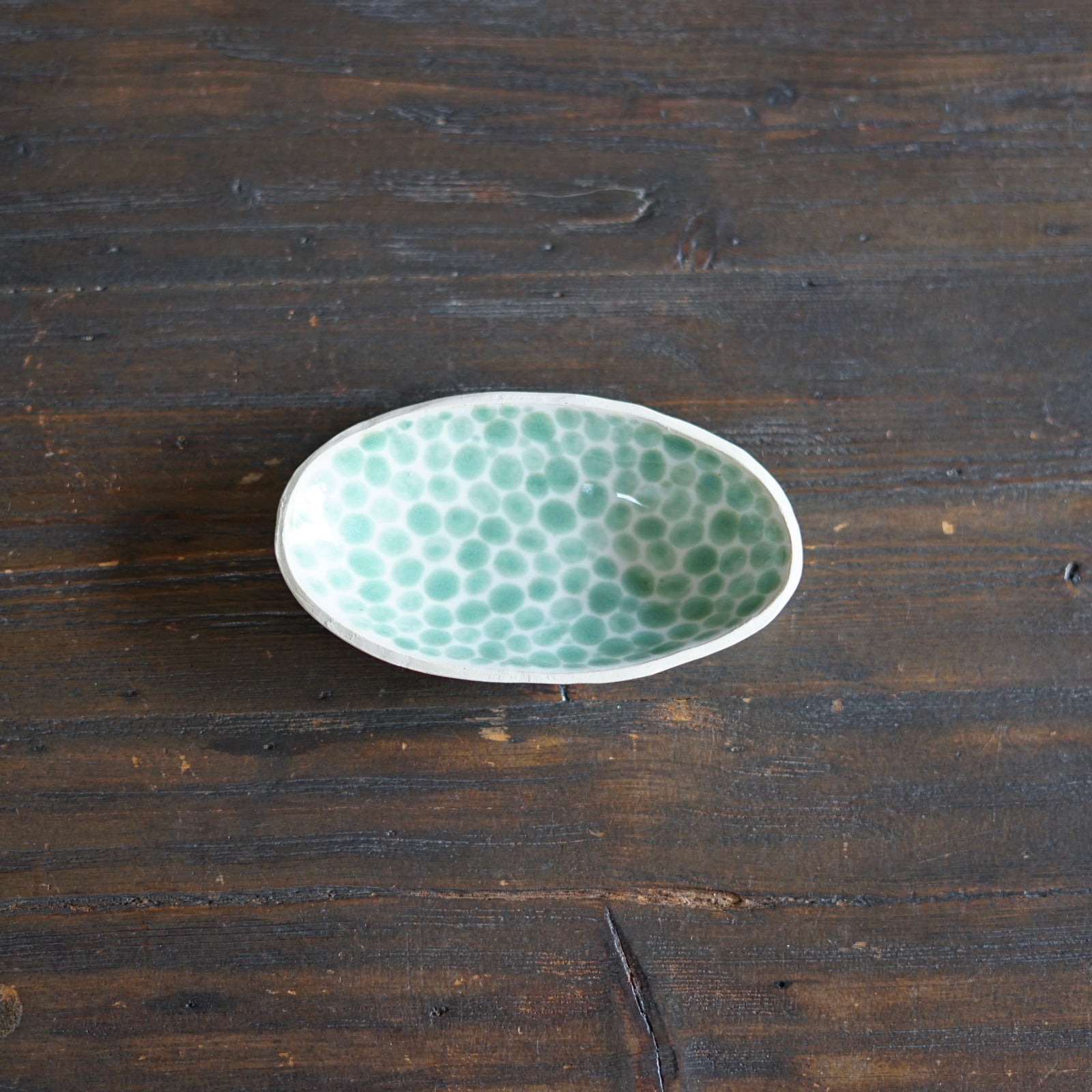 Green Dots Small Oval Plate #LK832D