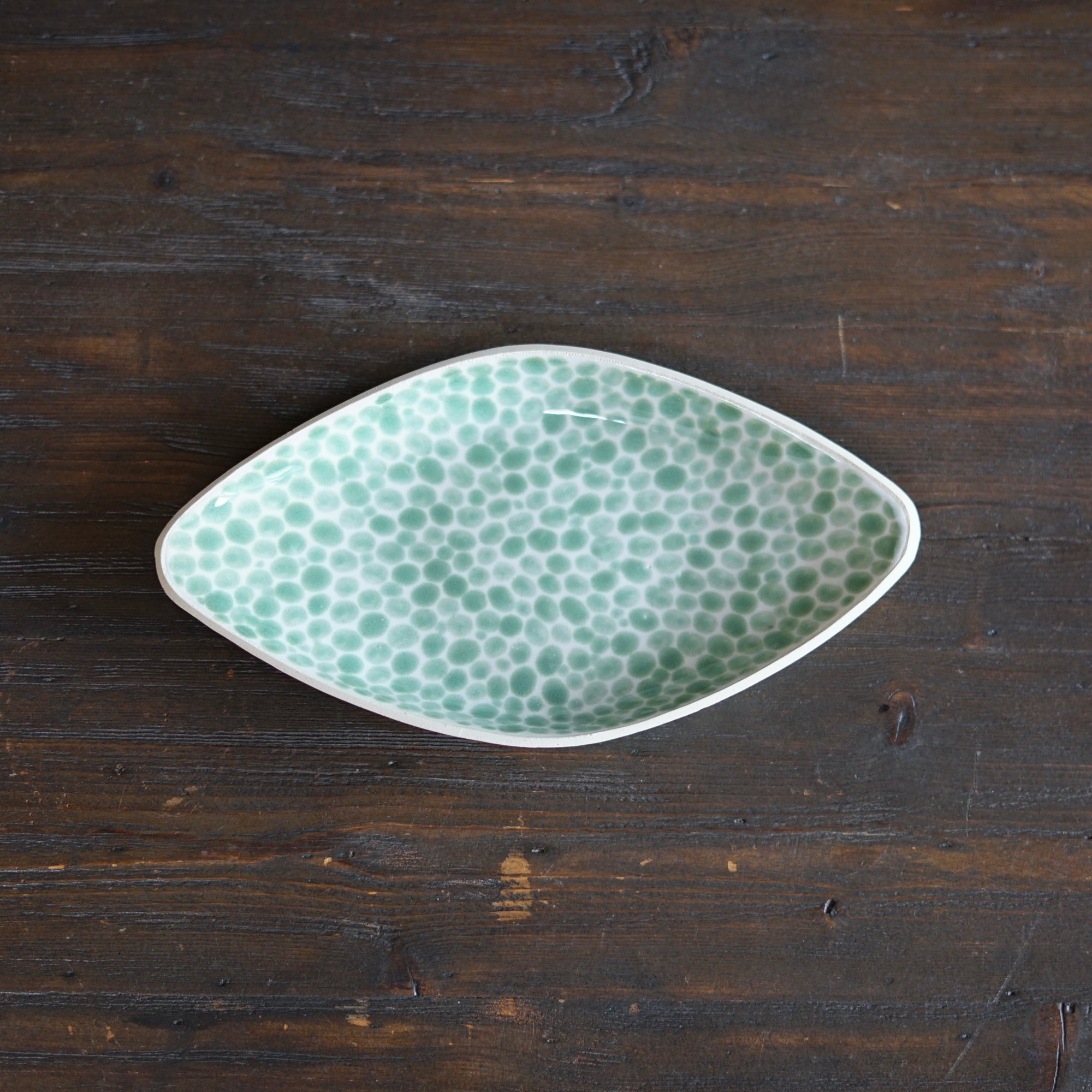Green Dots Medium Diamond Plate #LK829A