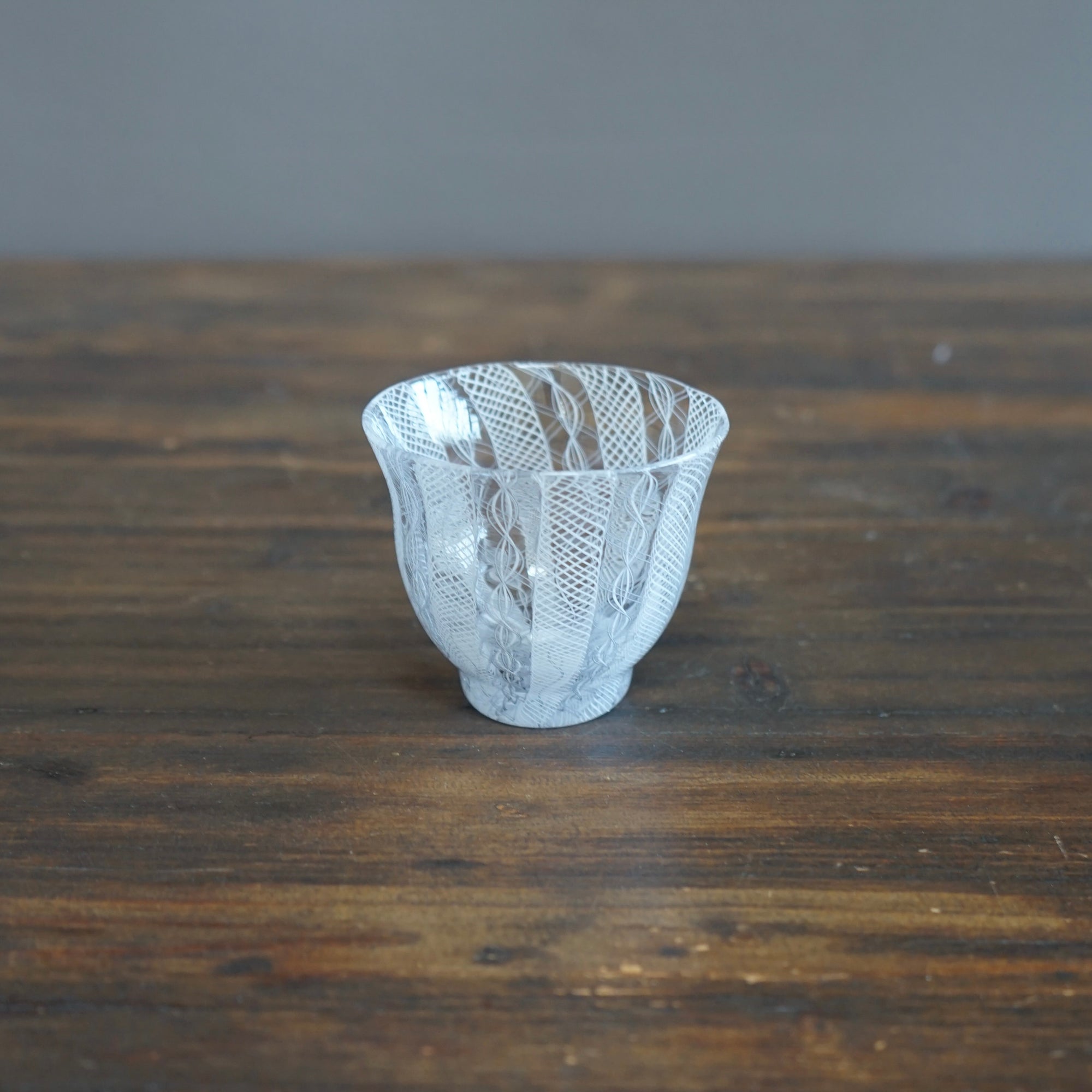 White Lace Glass #U4E