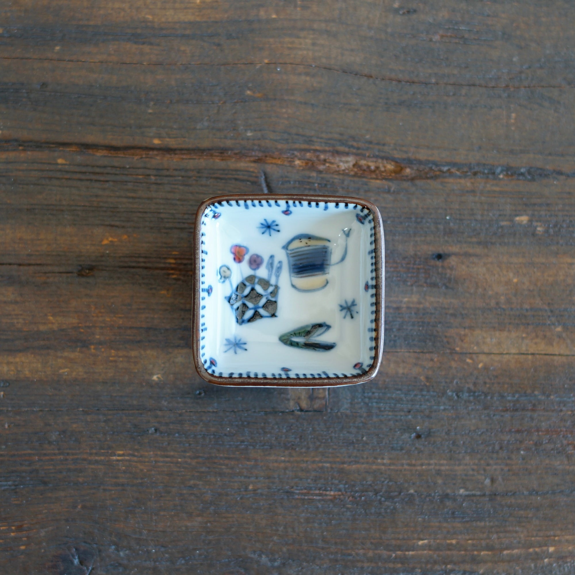 Sewing Kit Tiny Plate #KY77W