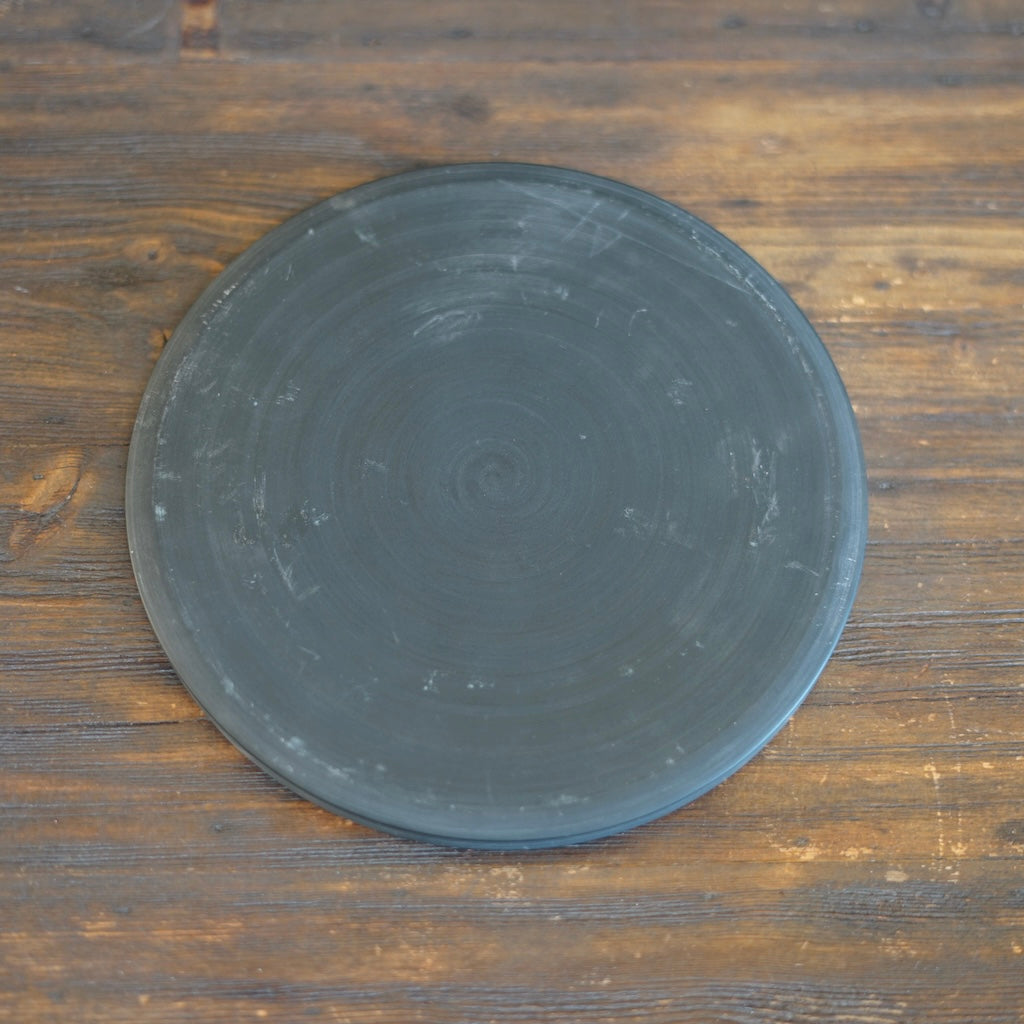 Rimmed Round Plate by Yuji Murakami