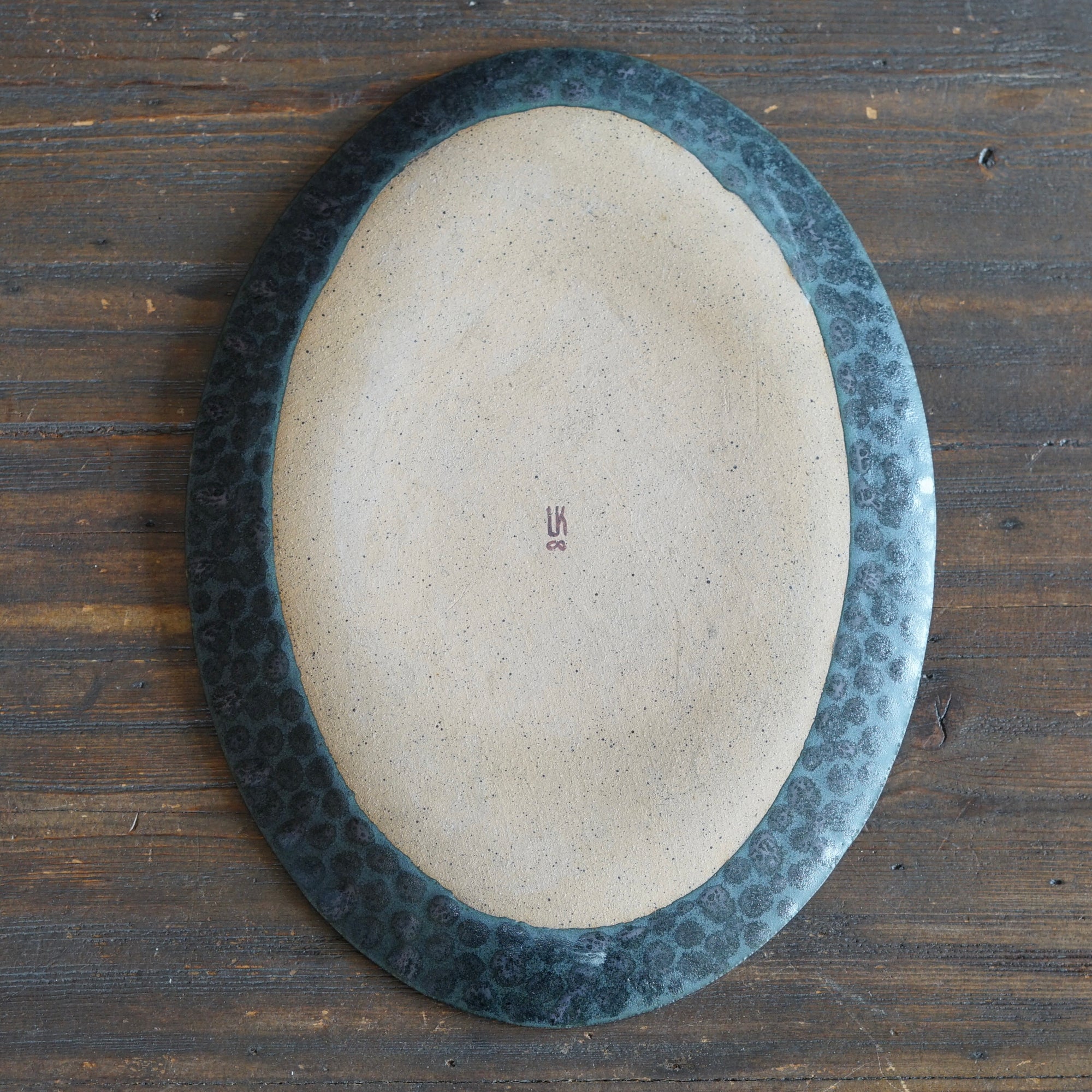 Black Dots Oval Plate #LK893C