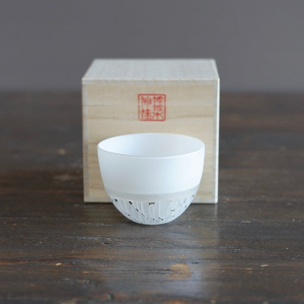 Multifaceted White GUINOMI Sake Cup #NS6