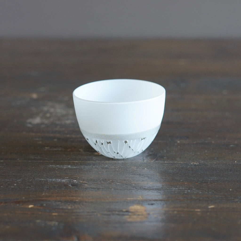 Multifaceted White GUINOMI Sake Cup #NS6