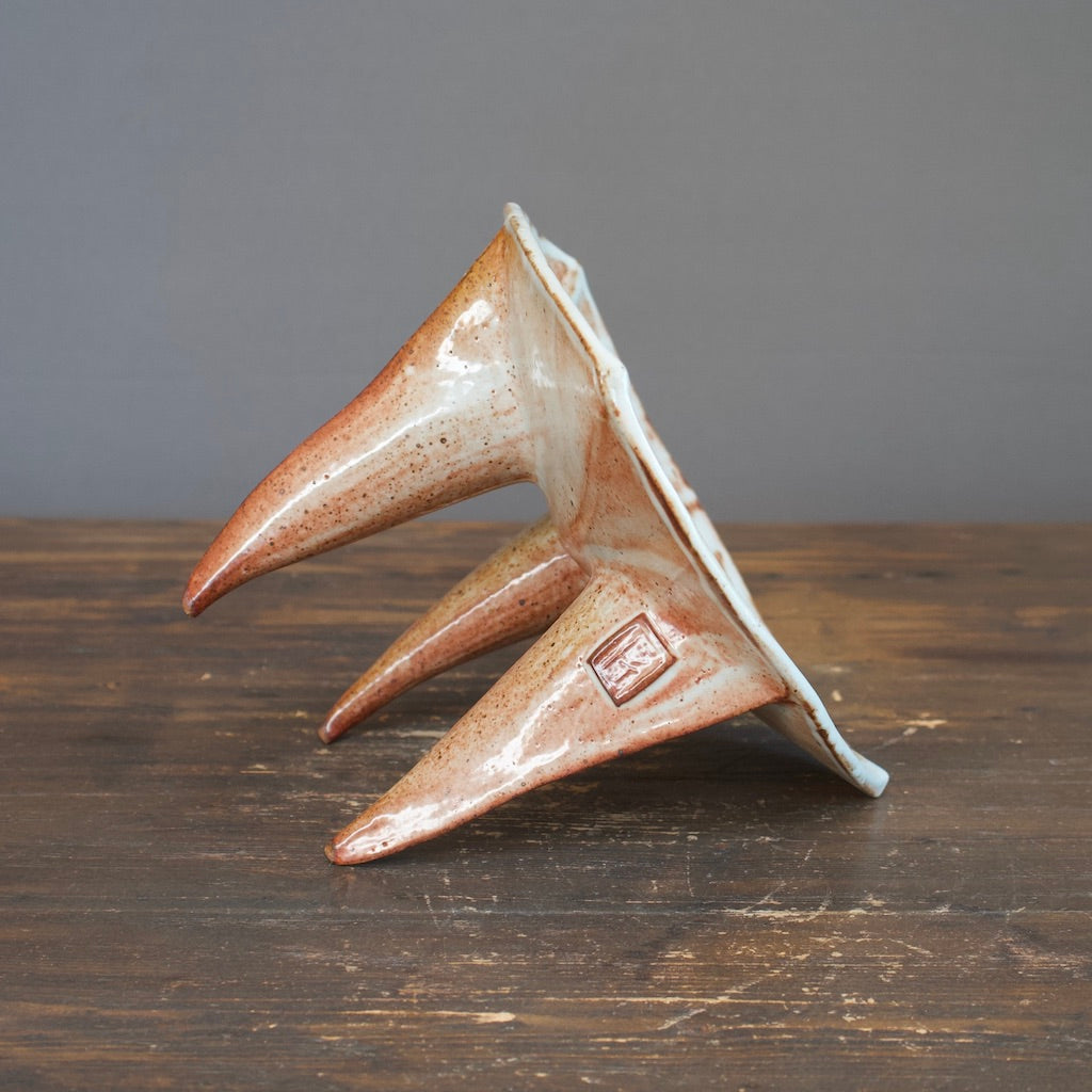 Three Legs Shino Flower Vase / Sculpture #MW85