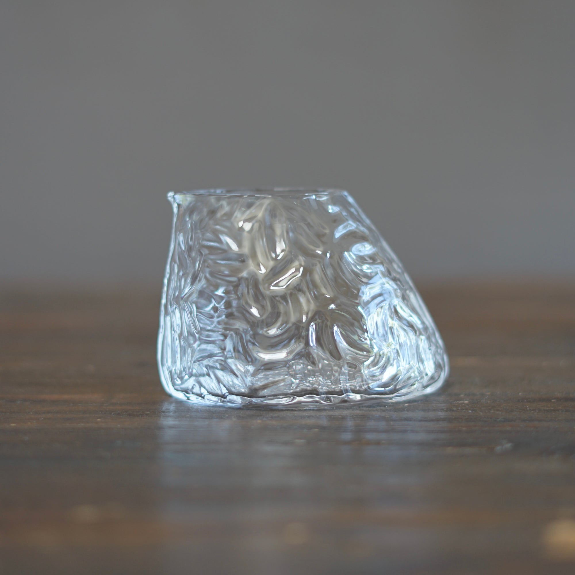 Wavy Glass Server #MZ1203