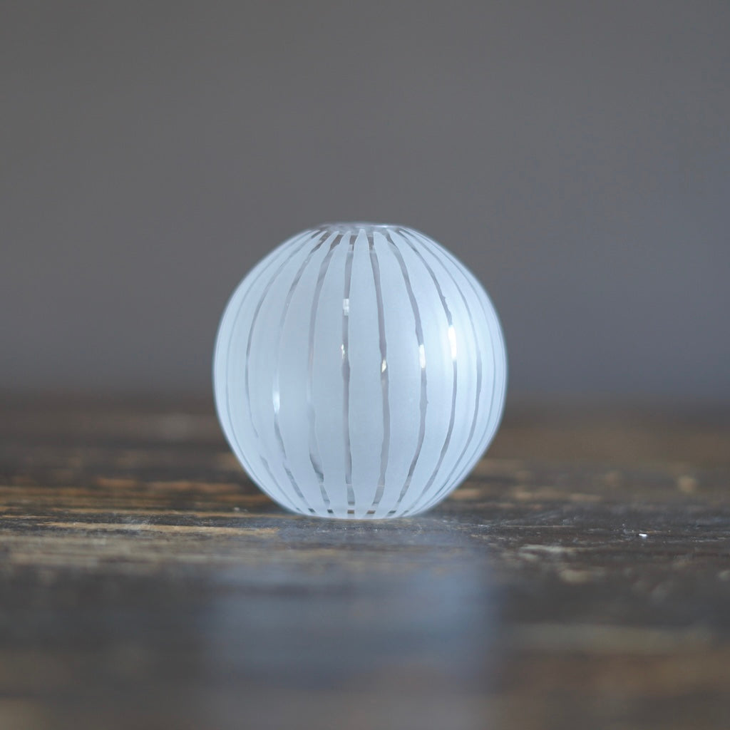 Round Ball Bud Vase Clear Stripes #YY29B