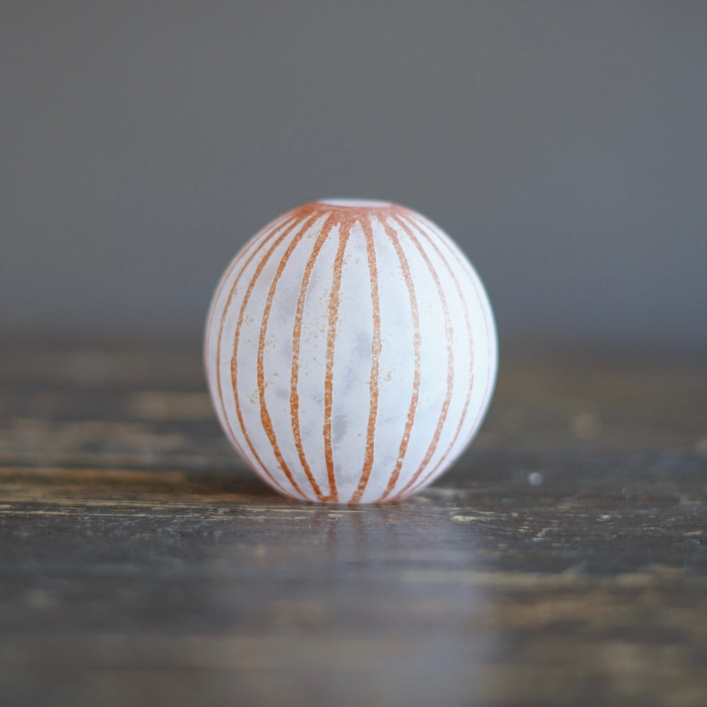 Round Ball Bud Vase Frosted Red Stripes #YY30C