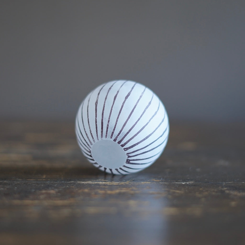 Round Ball Bud Vase Frosted Brown Stripes #YY32A