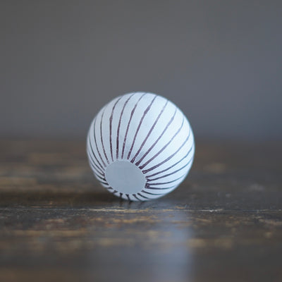 Round Ball Bud Vase Frosted Brown Stripes #YY32A