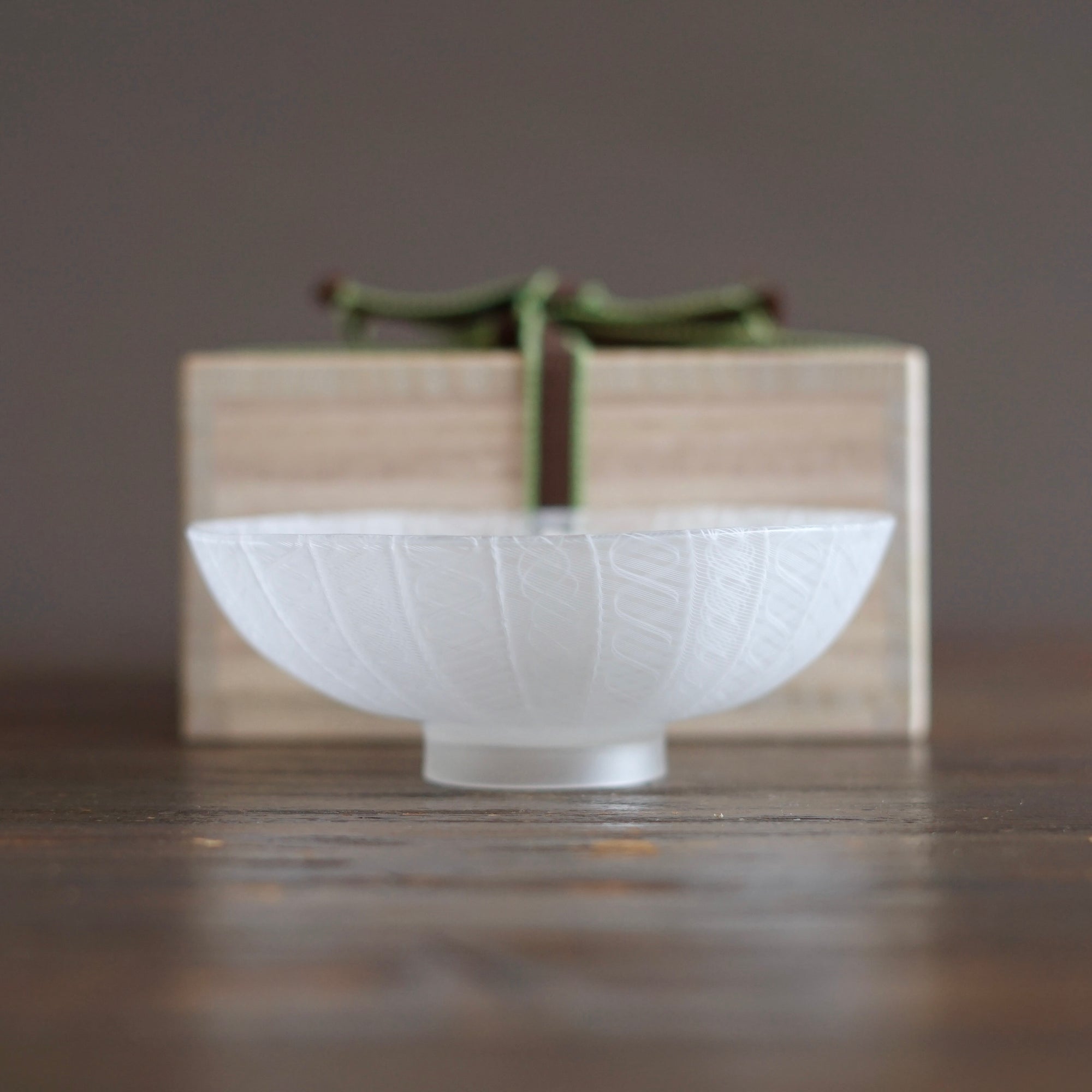 White Lace Glass Shallow Tea Bowl #NS26