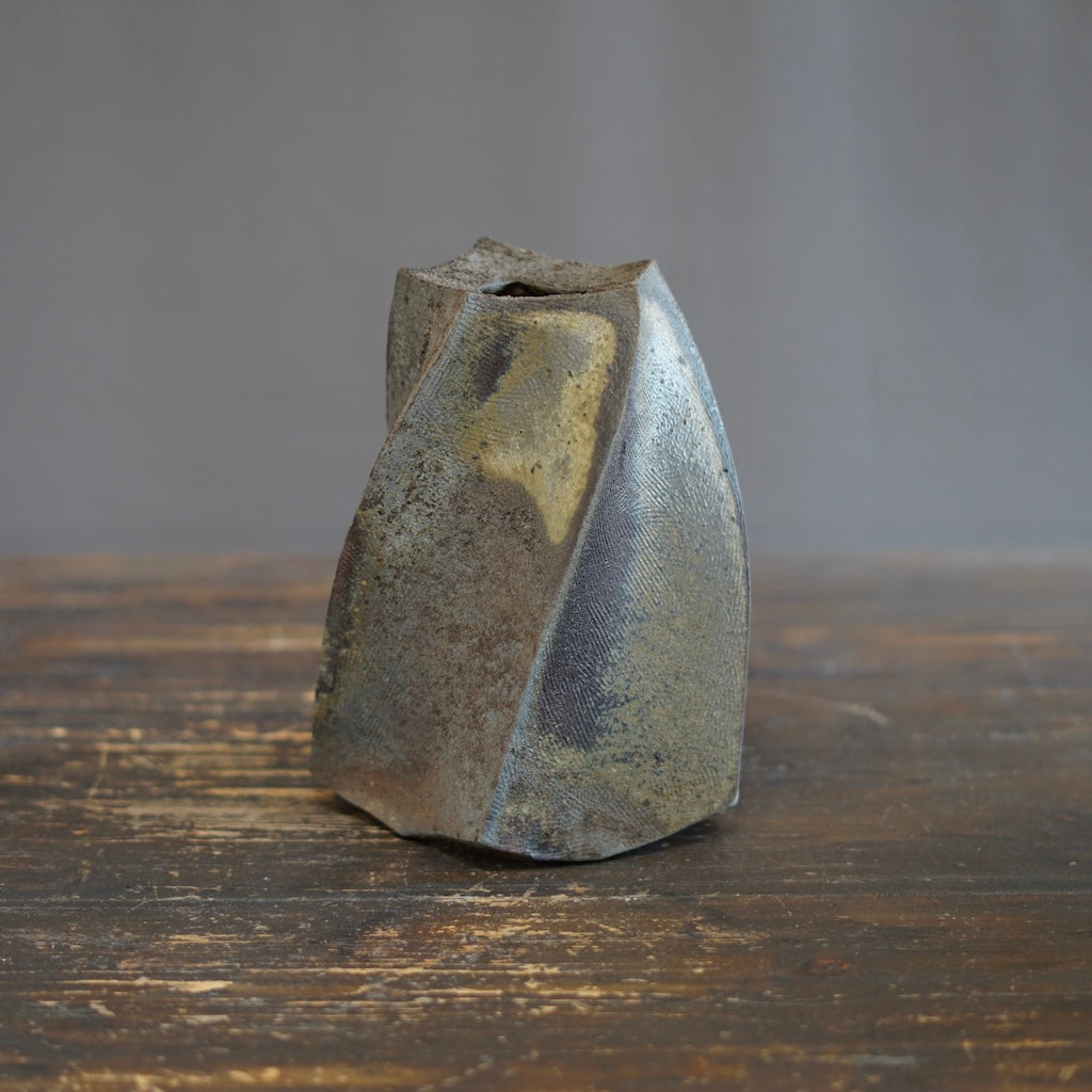 Twisted Flower Vase Small / Sculpture #TR236