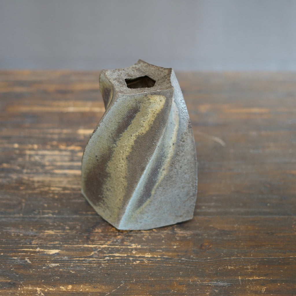 Twisted Flower Vase Small / Sculpture #TR236