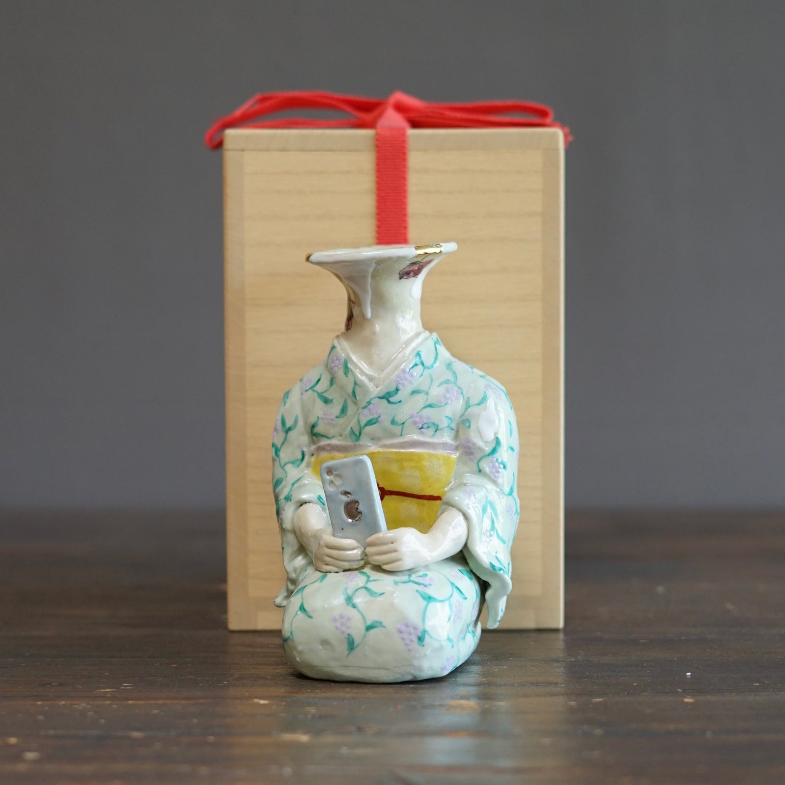 Smartphone Lady Flower Vase #MA138