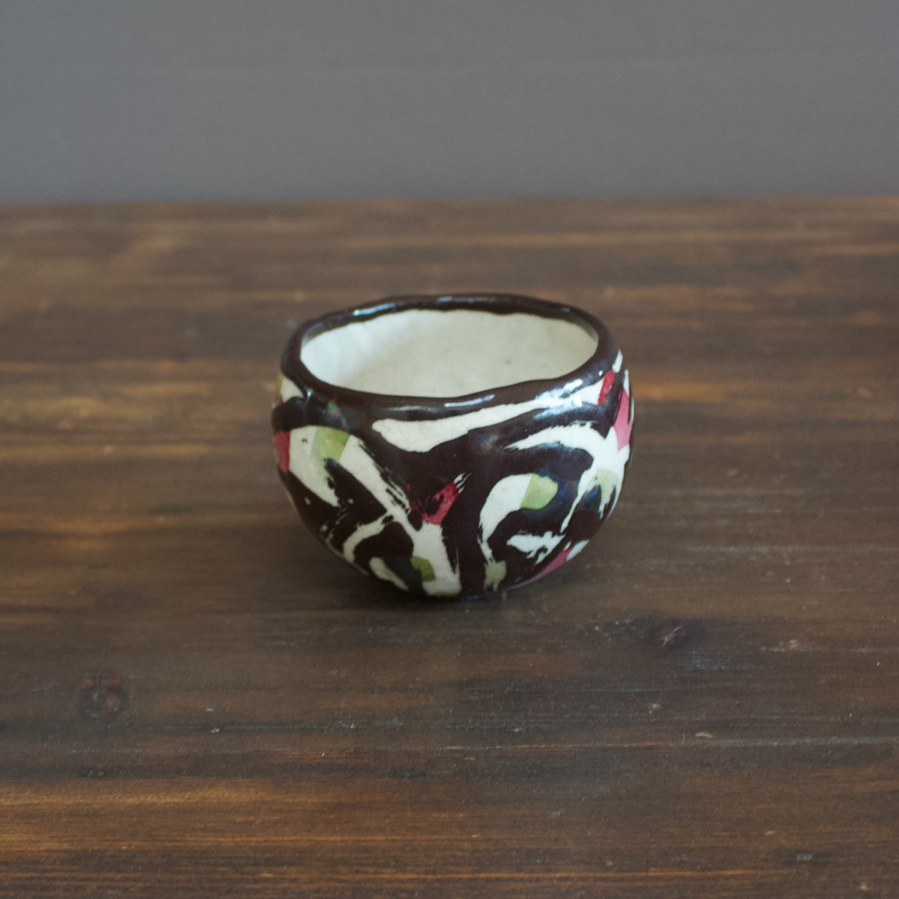 Round KOKUSENMON Tea Cup #HT362C