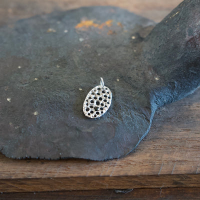 One Size Pendant Sterling Silver with Black Spinel